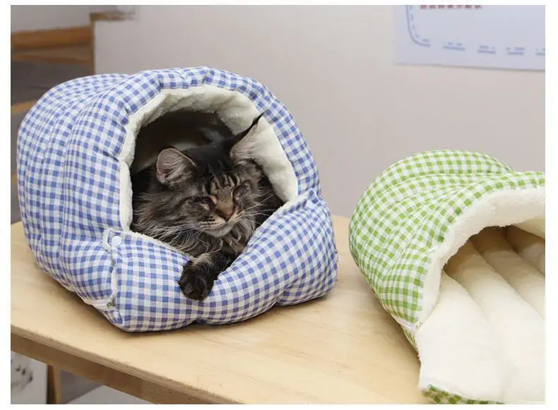 Foldable Winter Pet Bed – Cozy Semi-Enclosed Cat & Dog Sleeping Bag 🐾❄️