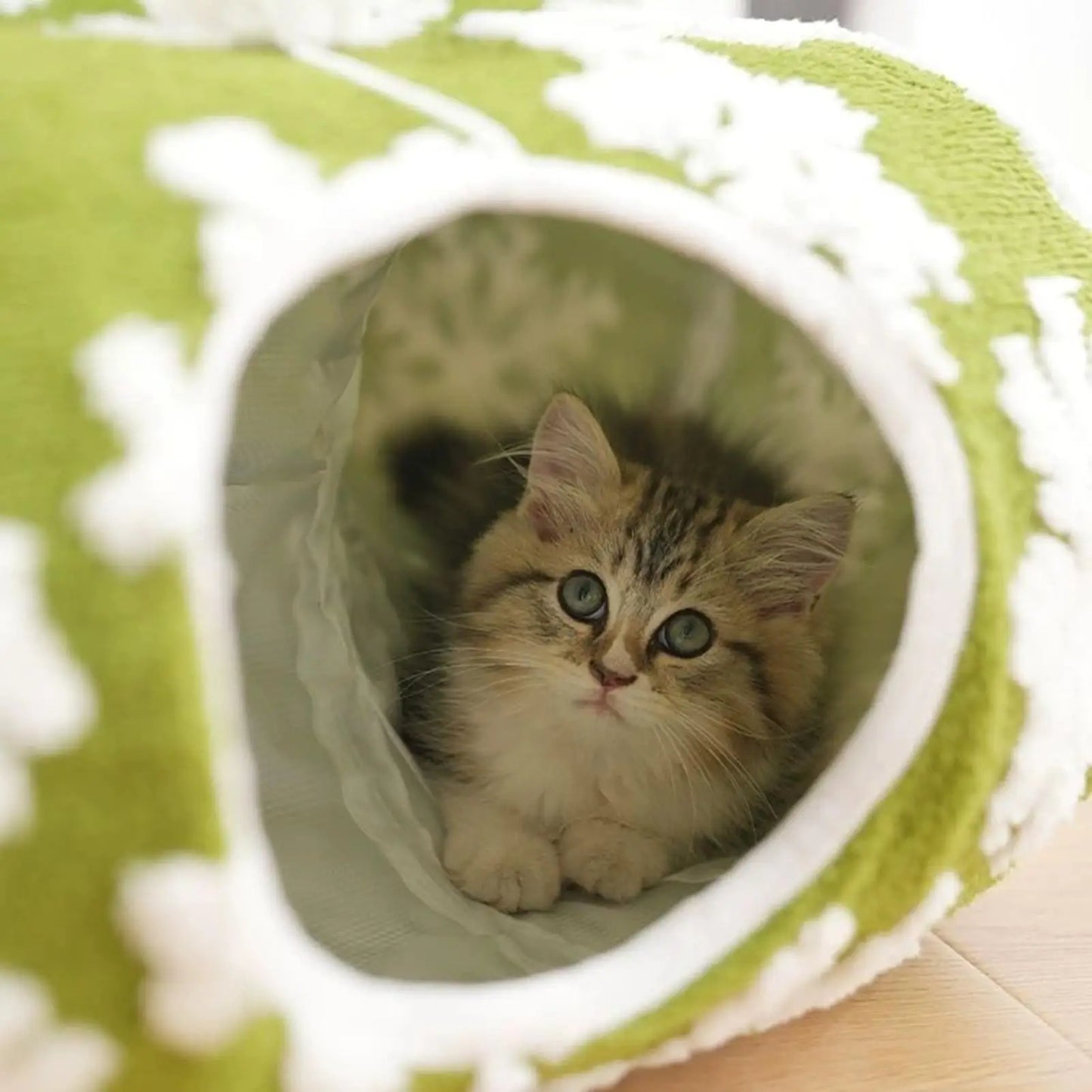 Christmas Cat Tunnel Bed – Cozy Donut Nest for Kittens