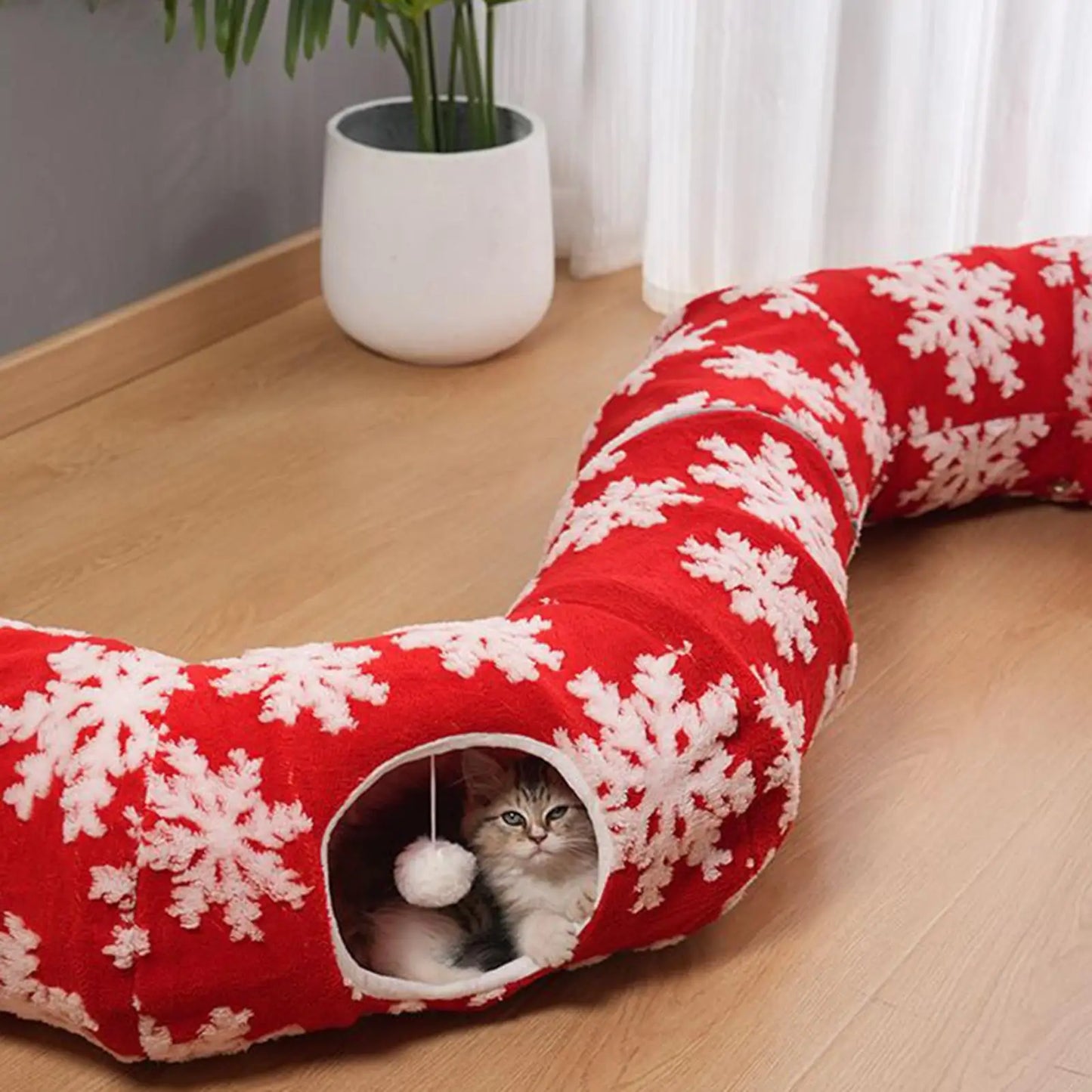 Christmas Cat Tunnel Bed – Cozy Donut Nest for Kittens